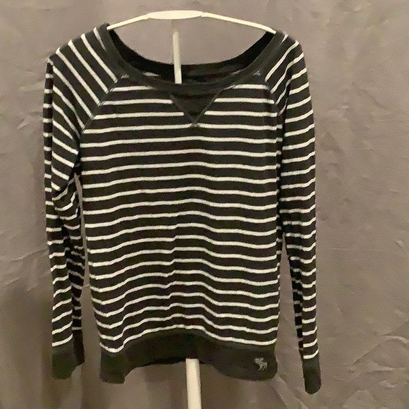 abercrombie kids Other - Abercrombie Kids Gray/White Stripe Shirt - Size L abercrombie kids Other - Abercrombie Kids Gray/White Stripe Shirt - Size L
